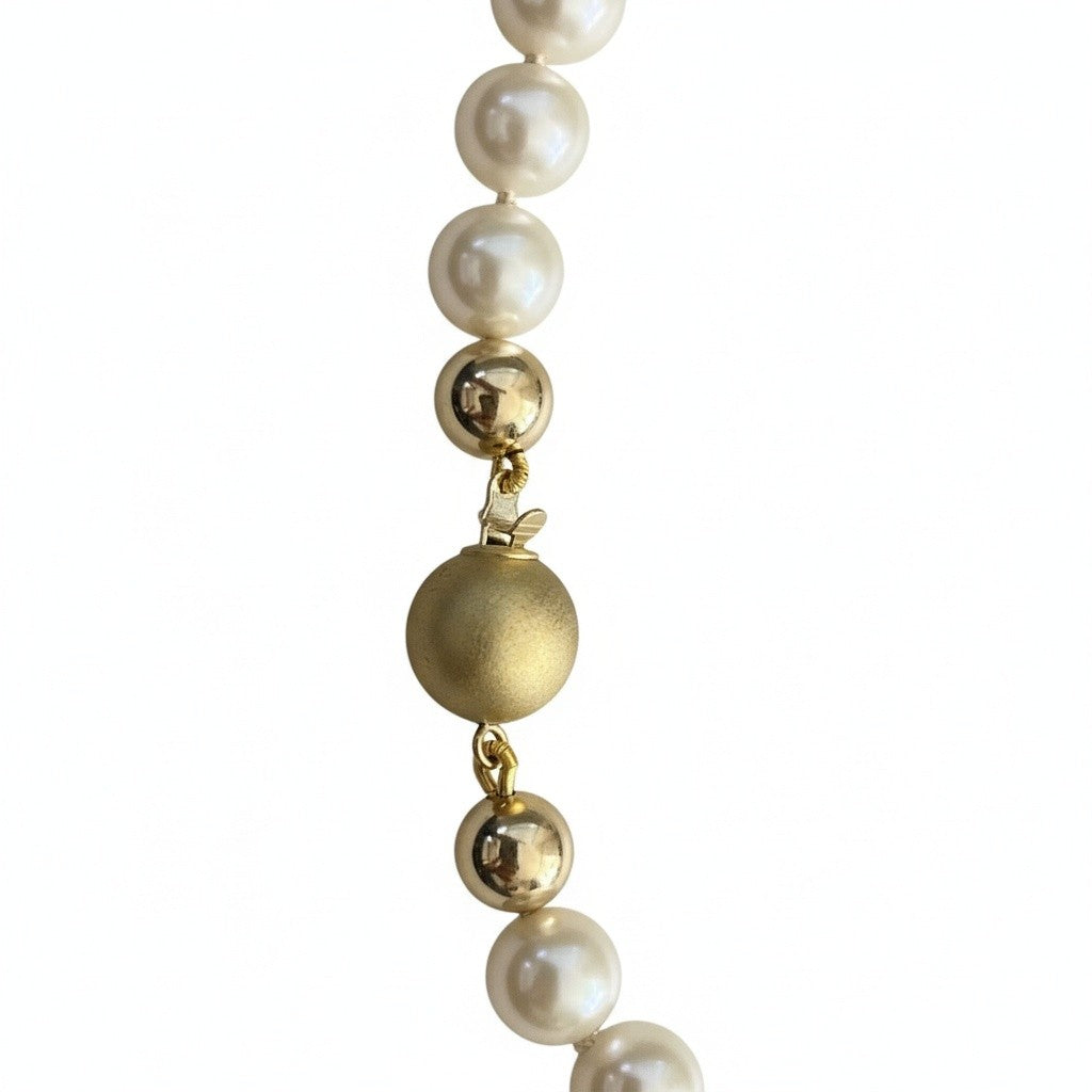 White freshwater pearl necklace 8-8.5mm