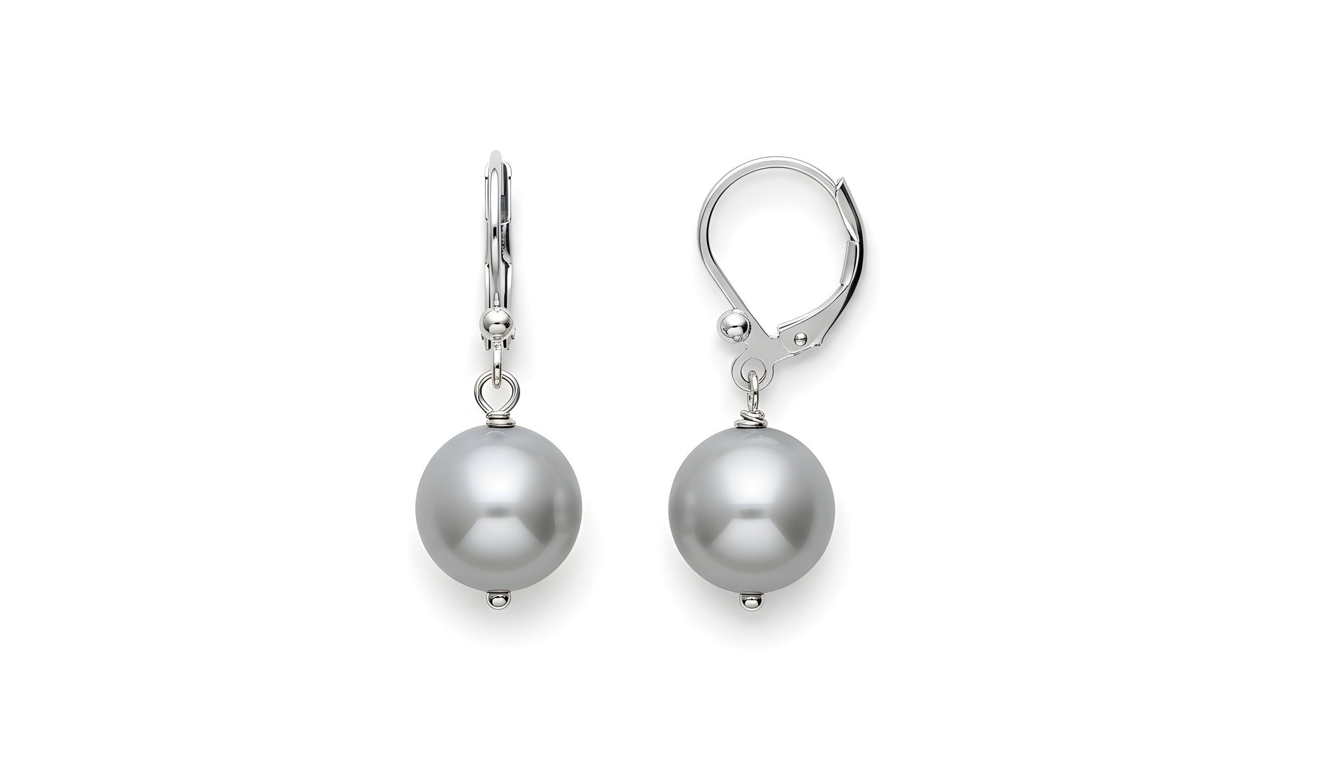 Pair of dangle silver earrings with gray freshwater pearls 
